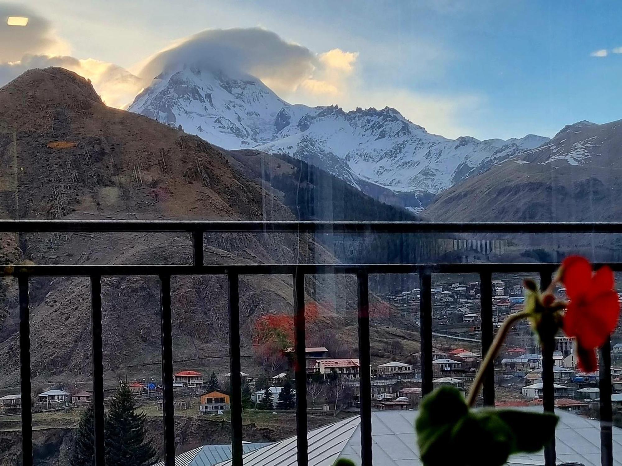 Hotel Sweet Night Kazbegi Quarto foto