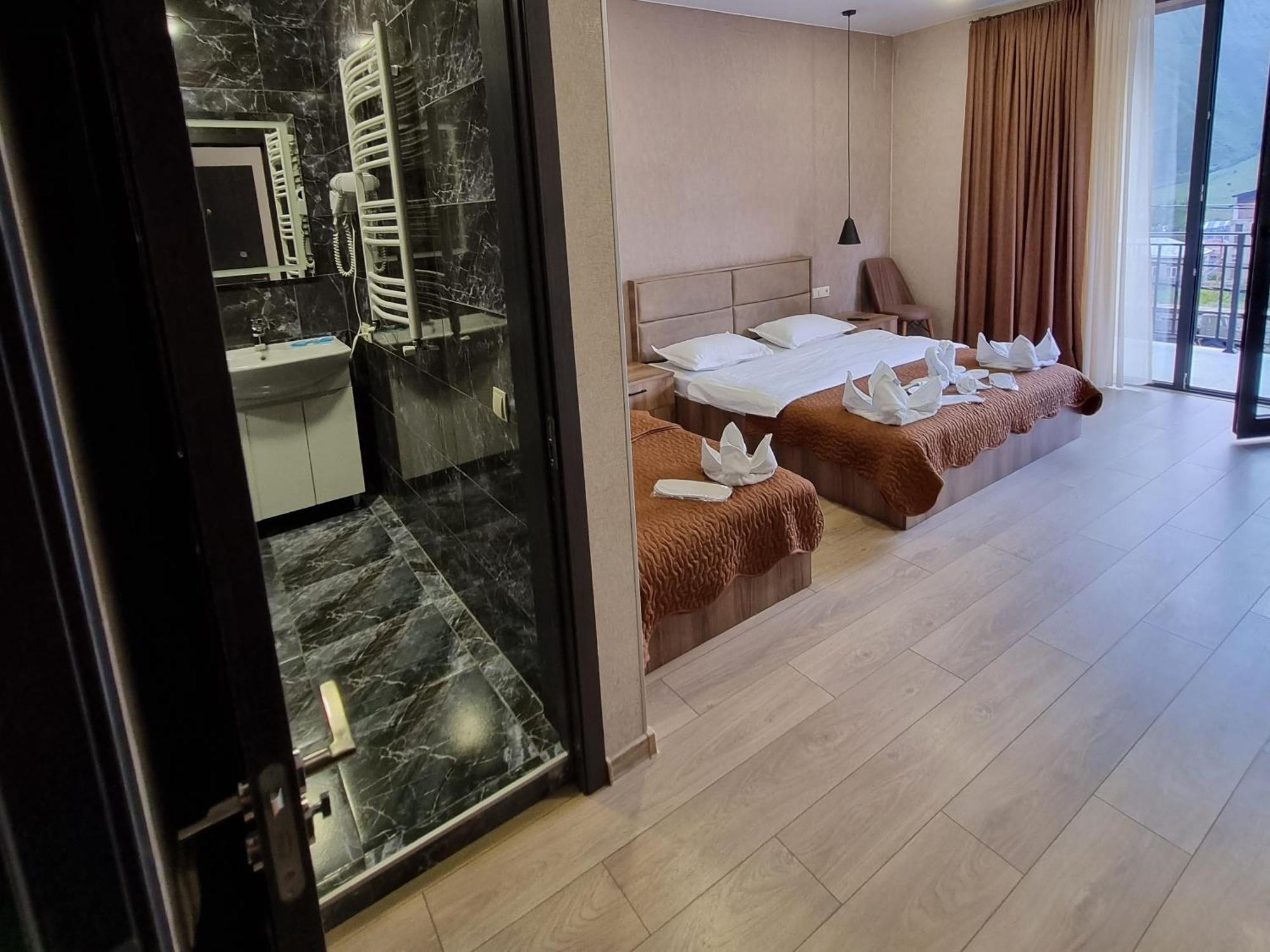 Hotel Sweet Night Kazbegi Quarto foto
